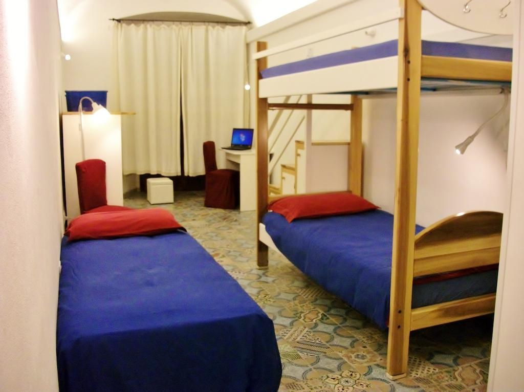 Residenze Palazzo Pes Apartman Cagliari Szoba fotó
