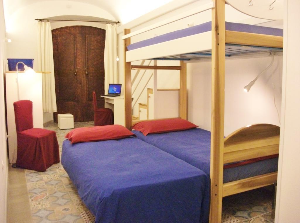 Residenze Palazzo Pes Apartman Cagliari Szoba fotó