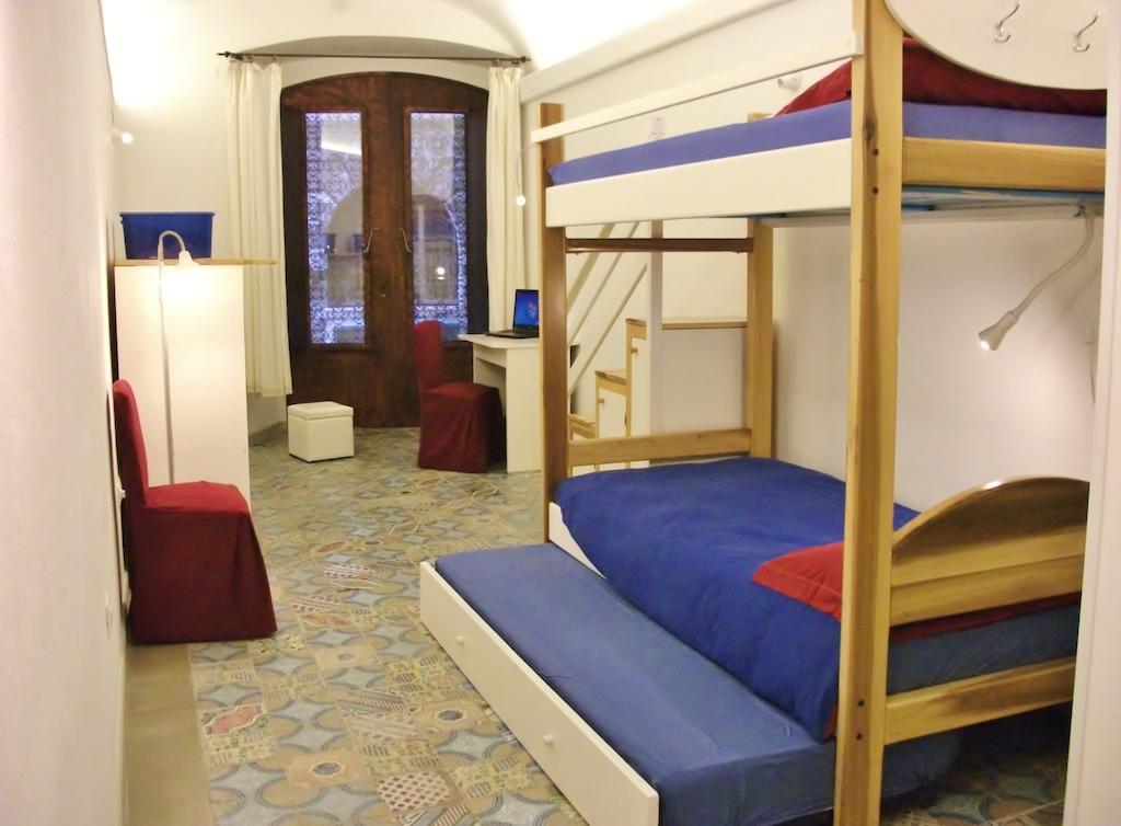 Residenze Palazzo Pes Apartman Cagliari Szoba fotó